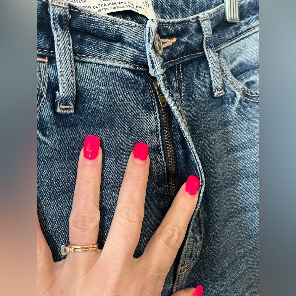 Hollister Vintage Stretch Distressed Curvy High-Rise Dad Jeans Women’s Size 0 - Picture 4 of 14